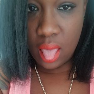 Meet your Posher, Elisa